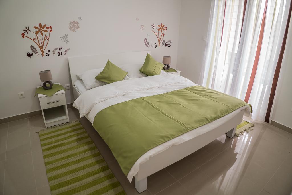Apartments Malina วีร์ ภายนอก รูปภาพ
