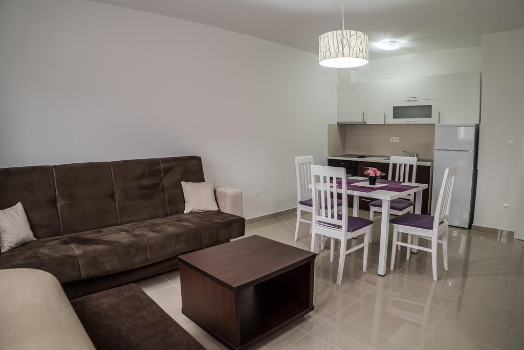Apartments Malina วีร์ ภายนอก รูปภาพ
